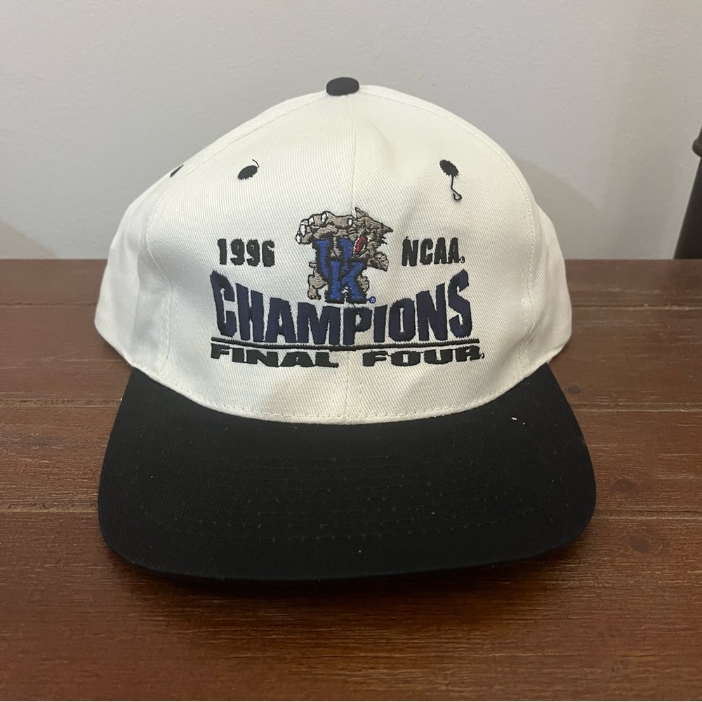 Vintage 1996 NCAA Kentucky Wildcats Champions SnapBack Hat Great Condition
